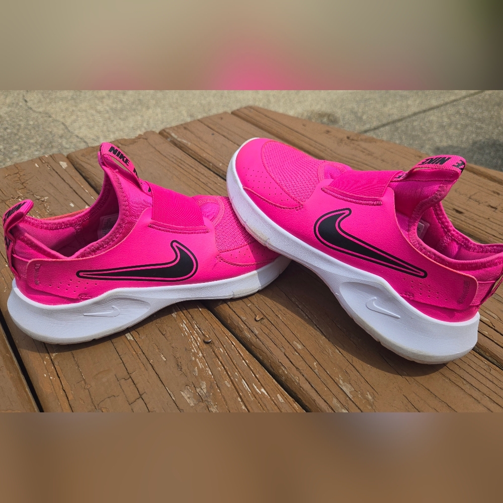 NIKE Kids Grade School Flex Runner 3 Shoes Laser Fuchsia/Black Big Kids 5Y